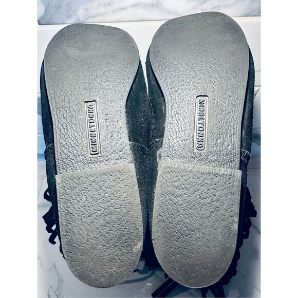 Minnetonka Women’s 3 Layer Black Fringe Boots - Picture 5 of 7